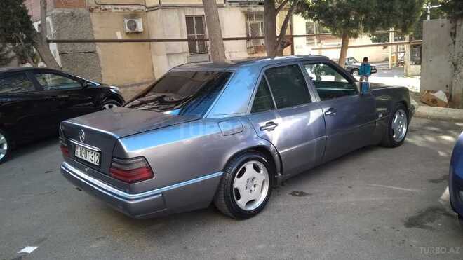 Mercedes E 220 1995, 490,000 km - 2.2 l - Bakı