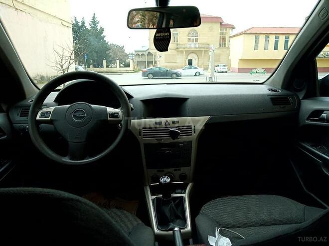 Opel Astra 2007, 211,000 km - 1.4 л - Bakı