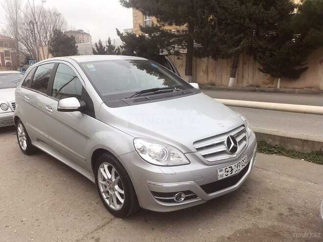 Mercedes B 180 2011, 92,800 km - 1.8 l - Bakı