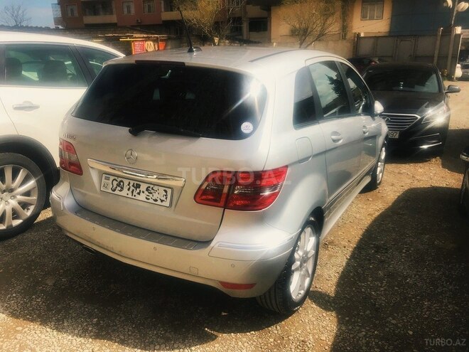 Mercedes B 180 2011, 92,800 km - 1.8 l - Bakı