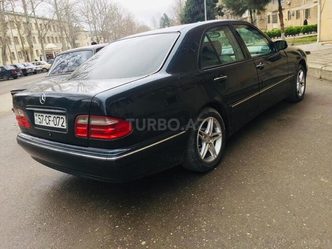 Mercedes E 240 2000, 232,800 km - 2.4 l - Gəncə