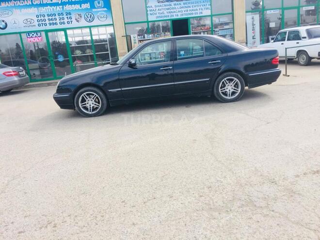 Mercedes E 240 2000, 232,800 km - 2.4 l - Gəncə