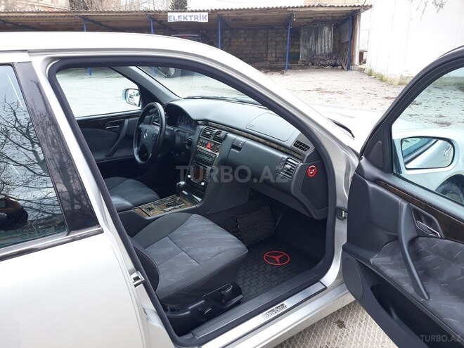 Mercedes E 240 2000, 223,000 km - 2.4 l - Bakı