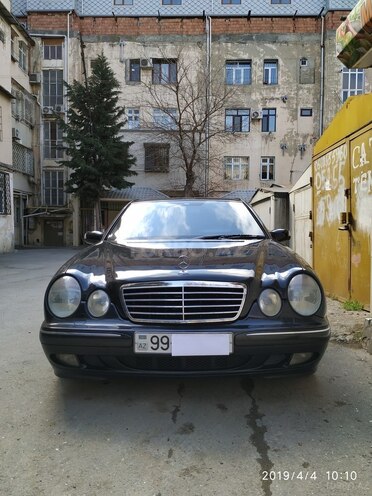 Mercedes E 260 1999, 299,000 km - 2.6 l - Bakı