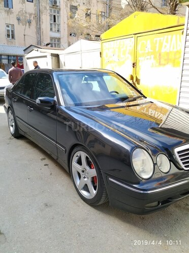 Mercedes E 260 1999, 299,000 km - 2.6 l - Bakı