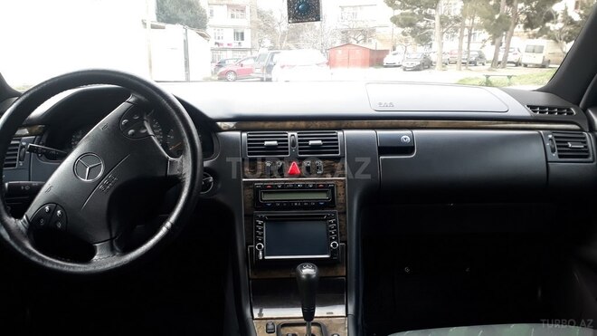 Mercedes E 220 2000, 268,000 km - 2.2 l - Bakı