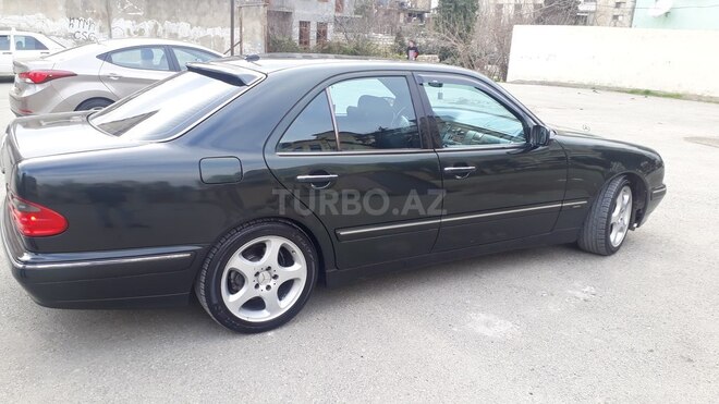 Mercedes E 220 2000, 268,000 km - 2.2 l - Bakı