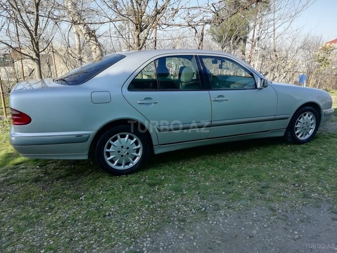 Mercedes E 240 2001, 290,712 km - 2.6 l - Bakı