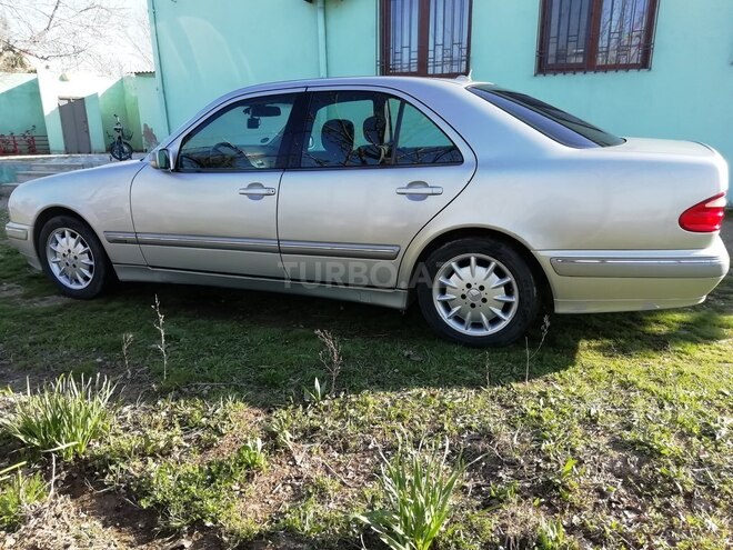 Mercedes E 240 2001, 290,712 km - 2.6 l - Bakı