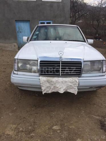Mercedes E 230 1991, 20,000 km - 0.2 л - Gədəbəy
