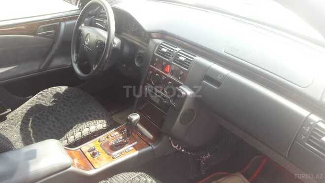 Mercedes E 220 2000, 380,000 km - 2.2 l - Bakı