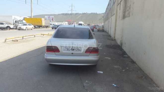 Mercedes E 220 2000, 380,000 km - 2.2 l - Bakı