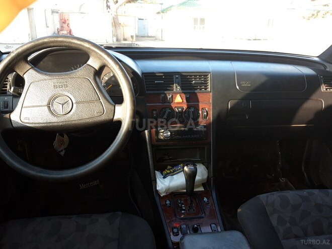 Mercedes C 220 2000, 234,000 km - 2.2 l - Bakı