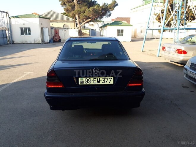 Mercedes C 220 2000, 234,000 km - 2.2 l - Bakı