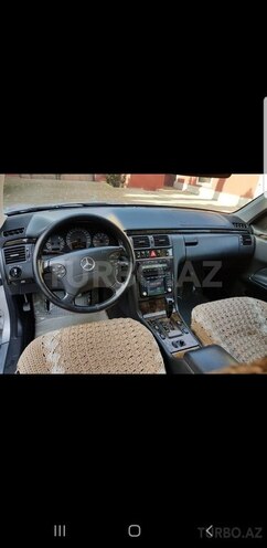Mercedes E 280 2001, 220,000 km - 2.8 l - Bakı