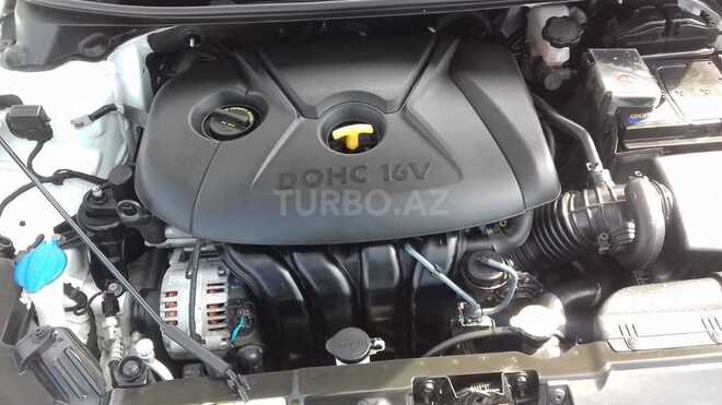 Hyundai Elantra 2015, 111,000 km - 1.8 l - Biləsuvar