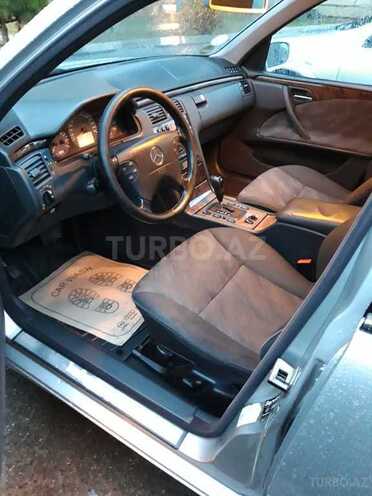 Mercedes E 200 2001, 240,000 km - 2.0 л - Bakı