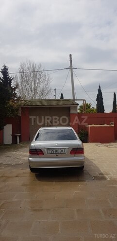 Mercedes E 280 2001, 220,000 km - 2.8 l - Bakı