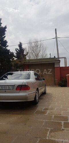 Mercedes E 280 2001, 220,000 km - 2.8 l - Bakı
