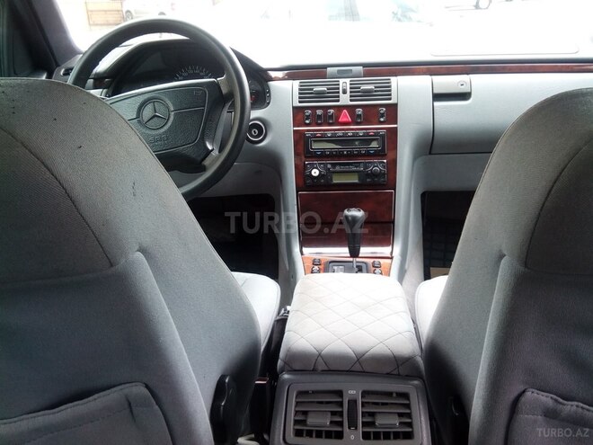 Mercedes E 280 1997, 288,000 km - 2.8 l - Bakı