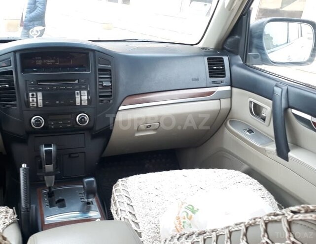 Mitsubishi Pajero 2008, 218,000 km - 3.0 l - Bakı