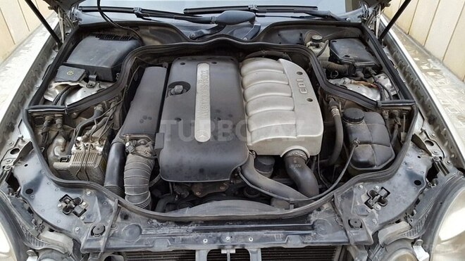 Mercedes E 270 2004, 300,000 km - 2.7 л - Bakı