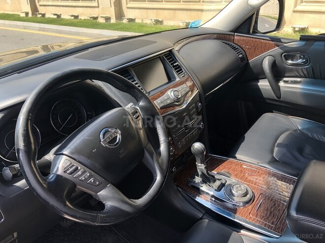 Nissan Patrol 2011, 125,000 km - 5.6 l - Bakı