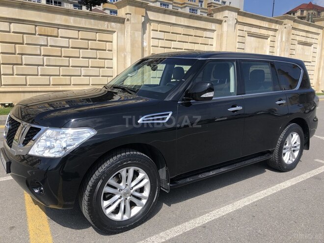 Nissan Patrol 2011, 125,000 km - 5.6 l - Bakı