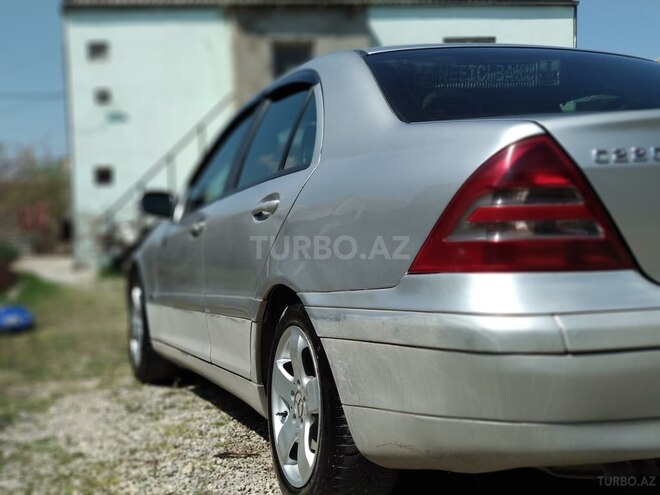 Mercedes C 220 2001, 300,000 km - 2.2 l - Bakı