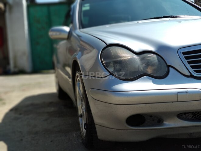 Mercedes C 220 2001, 300,000 km - 2.2 l - Bakı