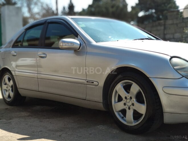 Mercedes C 220 2001, 300,000 km - 2.2 l - Bakı