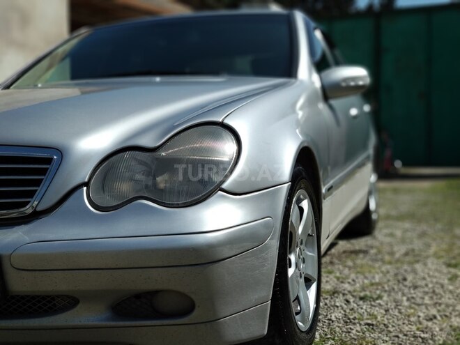 Mercedes C 220 2001, 300,000 km - 2.2 l - Bakı