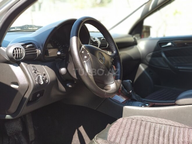 Mercedes C 220 2001, 300,000 km - 2.2 l - Bakı