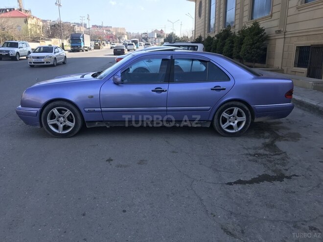 Mercedes E 220 1999, 432,000 km - 2.2 л - Bakı