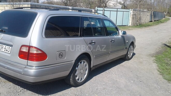Mercedes E 240 1998, 304,000 km - 2.4 l - Zaqatala