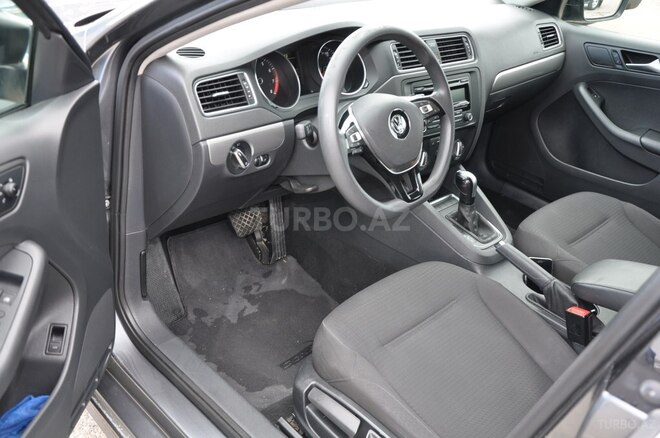 Volkswagen Jetta 2015, 83,000 km - 1.8 л - Bakı