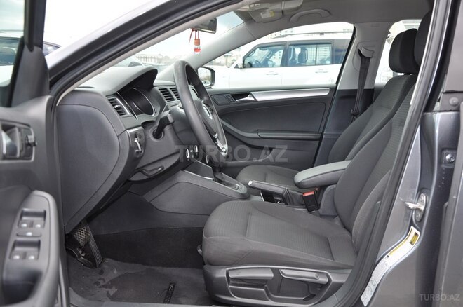 Volkswagen Jetta 2015, 83,000 km - 1.8 л - Bakı