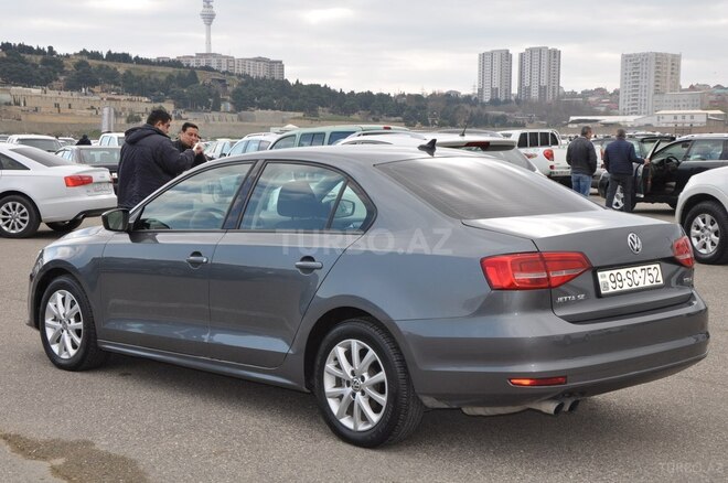 Volkswagen Jetta 2015, 83,000 km - 1.8 л - Bakı
