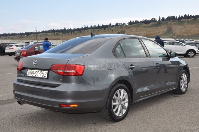 Volkswagen Jetta 2015, 83,000 km - 1.8 л - Bakı