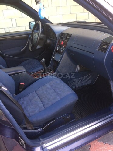 Mercedes C 220 1999, 258,000 km - 2.2 l - Balakən