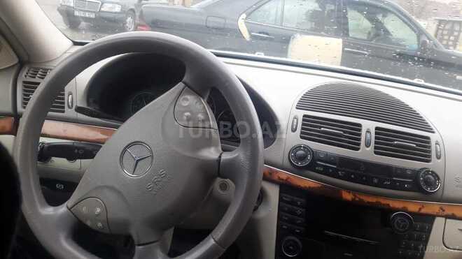 Mercedes E 240 2003, 295,000 km - 2.6 l - Bakı