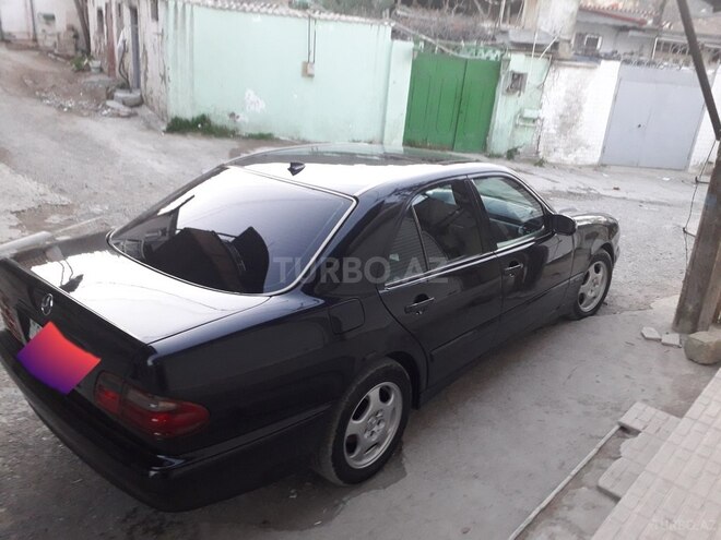 Mercedes E 220 2001, 295,000 km - 2.2 л - Bakı