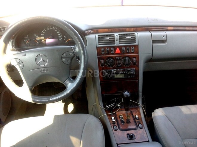 Mercedes E 220 2000, 222,000 km - 2.2 л - Bakı