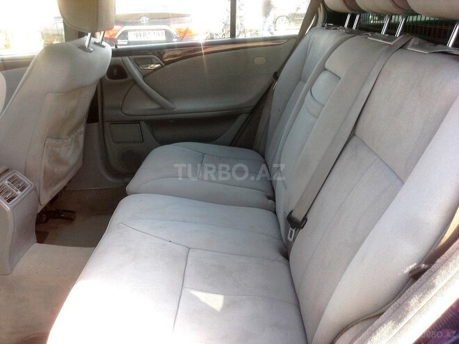 Mercedes E 220 2000, 222,000 km - 2.2 л - Bakı