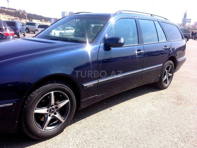 Mercedes E 220 2000, 222,000 km - 2.2 л - Bakı