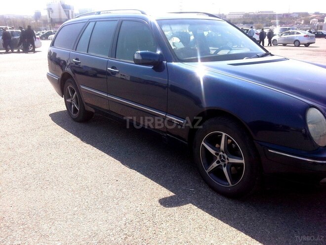 Mercedes E 220 2000, 222,000 km - 2.2 л - Bakı