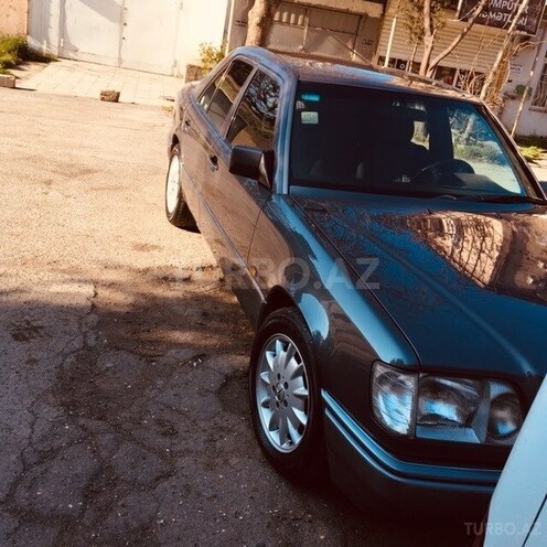 Mercedes E 220 1995, 346,200 km - 2.2 l - Bakı
