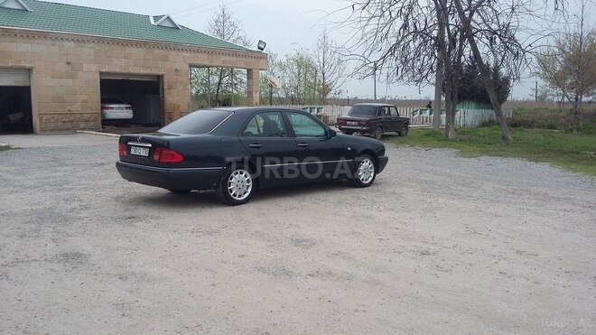 Mercedes E 230 1997, 352,650 km - 2.3 l - Kürdəmir