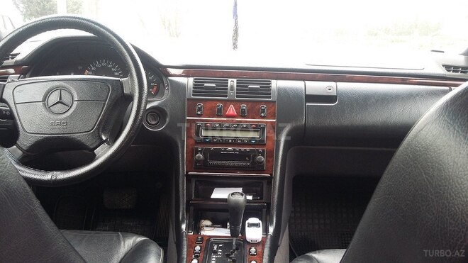 Mercedes E 230 1997, 352,650 km - 2.3 l - Kürdəmir
