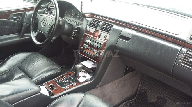 Mercedes E 230 1997, 352,650 km - 2.3 l - Kürdəmir
